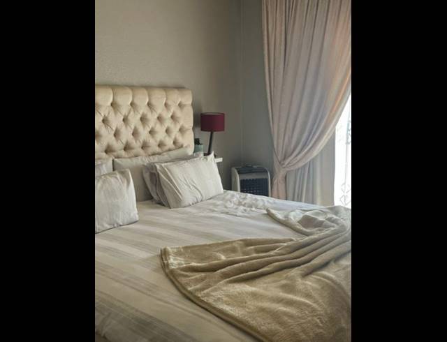 3 BEDROOM APARTMENT FOR SALE IN SUNNYROCK